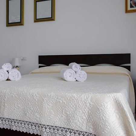 Le Residenze Di Baia Sant'Anna Vila Tanaunella Exterior foto