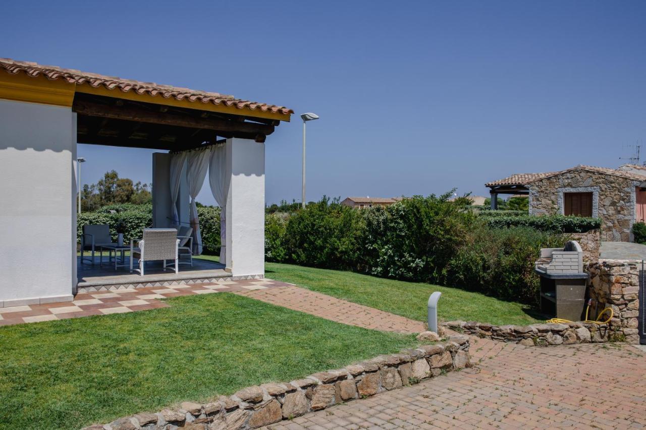 Le Residenze Di Baia Sant'Anna Vila Tanaunella Exterior foto