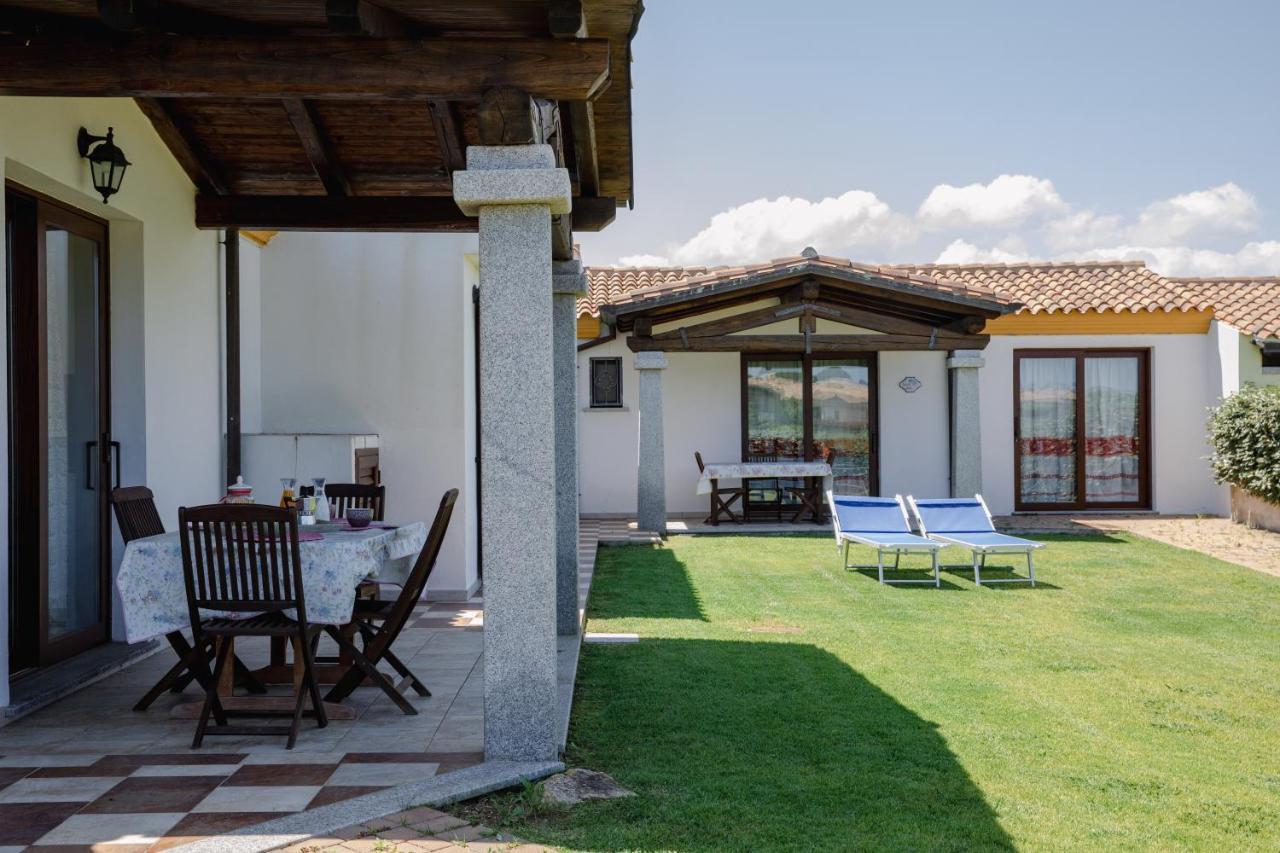 Le Residenze Di Baia Sant'Anna Vila Tanaunella Exterior foto