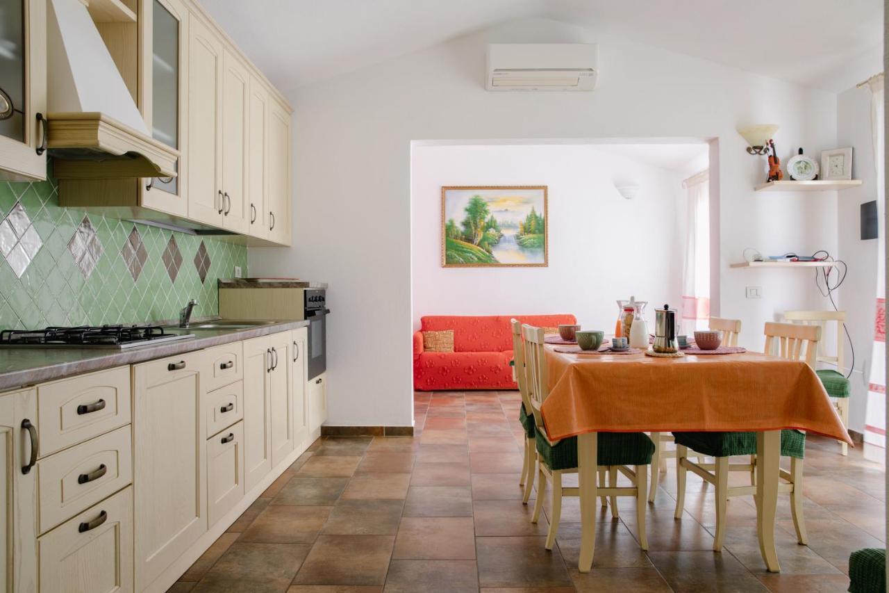 Le Residenze Di Baia Sant'Anna Vila Tanaunella Exterior foto