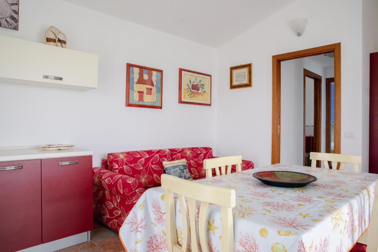 Le Residenze Di Baia Sant'Anna Vila Tanaunella Exterior foto