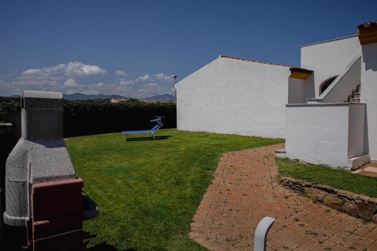 Le Residenze Di Baia Sant'Anna Vila Tanaunella Exterior foto