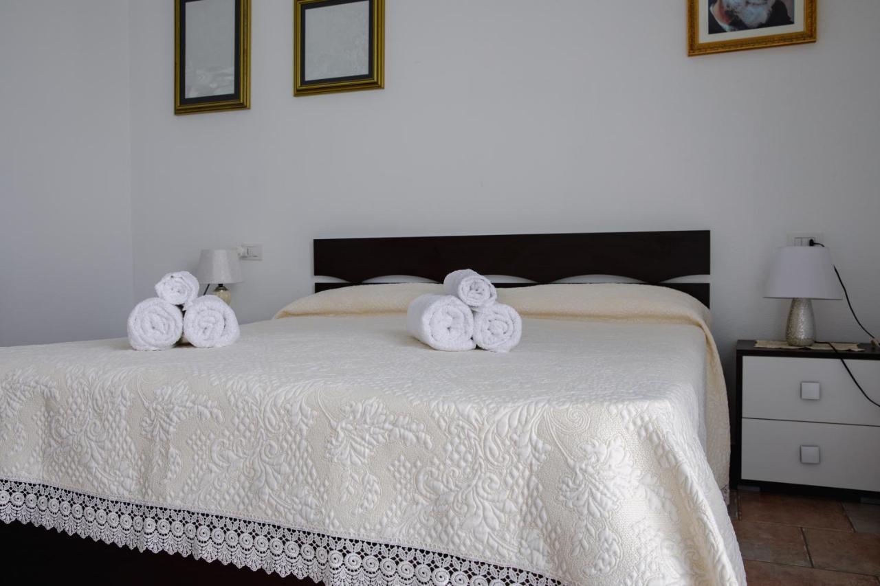 Le Residenze Di Baia Sant'Anna Vila Tanaunella Exterior foto