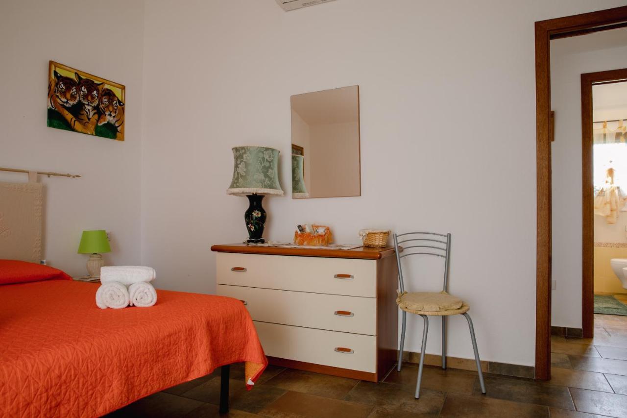 Le Residenze Di Baia Sant'Anna Vila Tanaunella Exterior foto