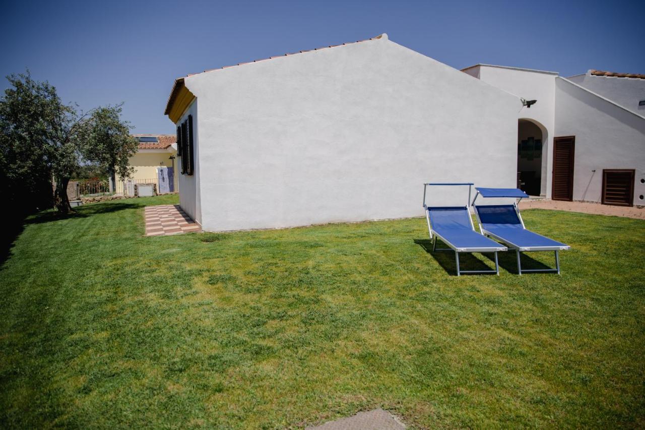 Le Residenze Di Baia Sant'Anna Vila Tanaunella Exterior foto