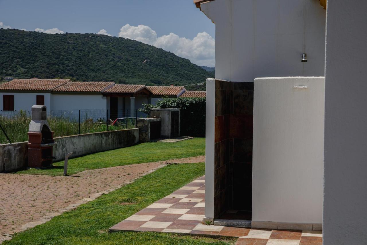 Le Residenze Di Baia Sant'Anna Vila Tanaunella Exterior foto